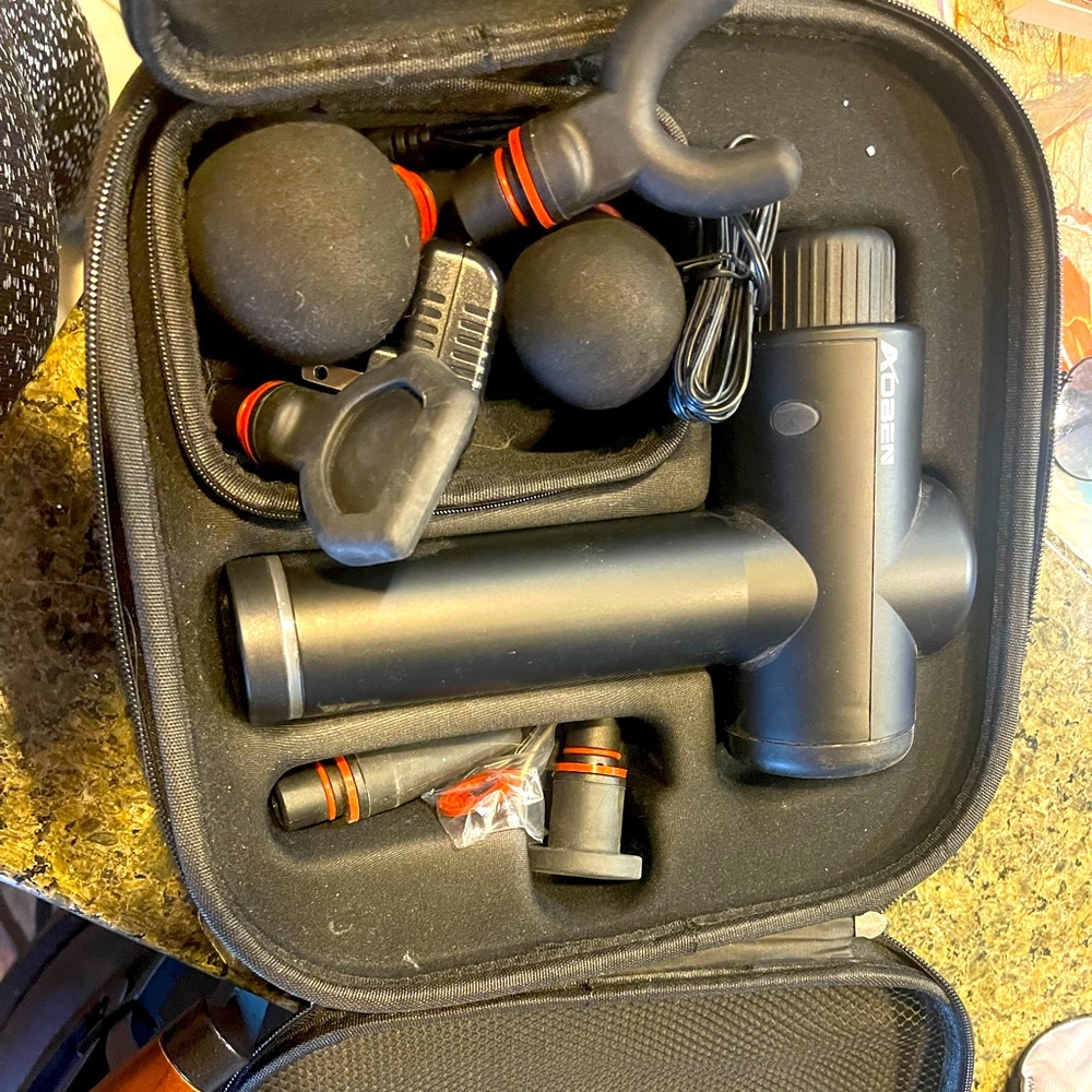 Aoben massage gun and 5 attachments